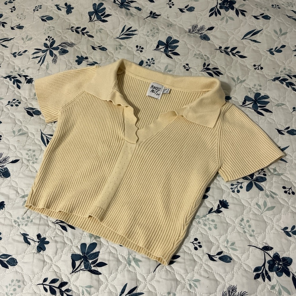Princess Poly Size 2 Yellow V Neck Cropped Polo